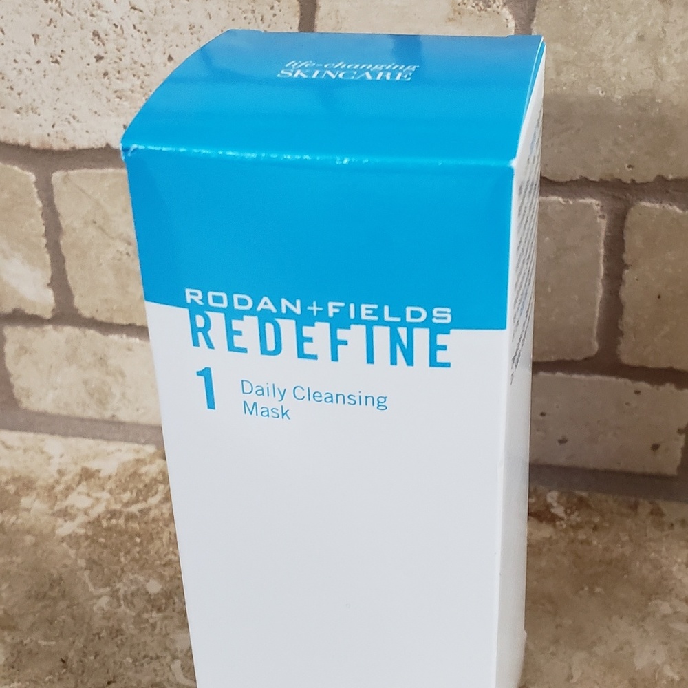R+F Redefine daily cleansing mask
